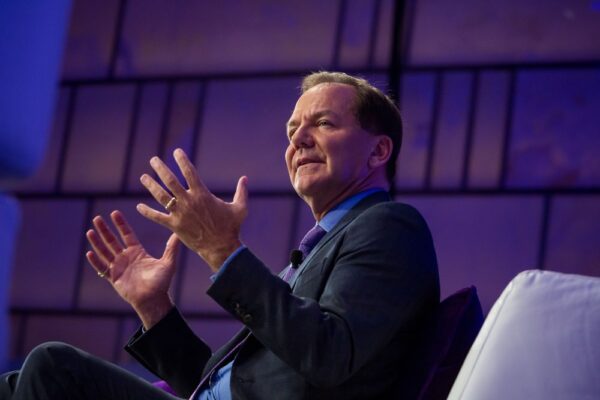 Cuộc Đời & Sự Nghiệp Của Nhà Đầu Tư Phòng Hộ Paul Tudor Jones