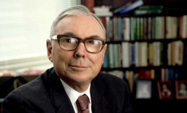 Cuộc đời và sự nghiệp của một huyền thoại đầu tư giá trị Charlie Munger